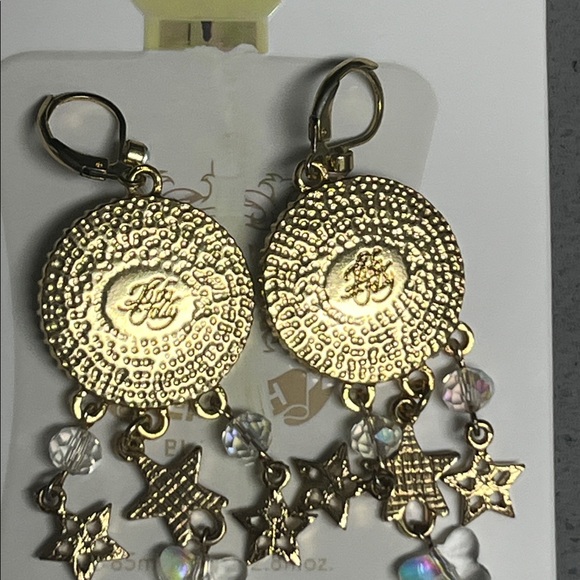 Dream Angel Cameo Earrings - Picture 3 of 3